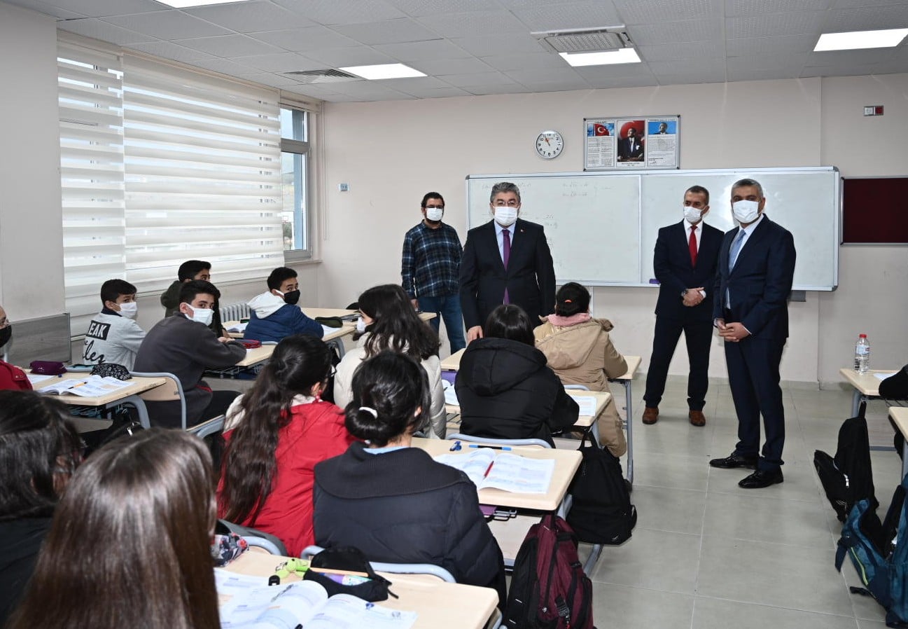 Vali Yılmaz’dan Farabi Anadolu Lisesi’ne ziyaret