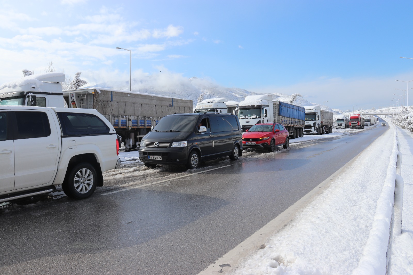 Gaziantep yönünde Araç trafiği kısmen açıldı