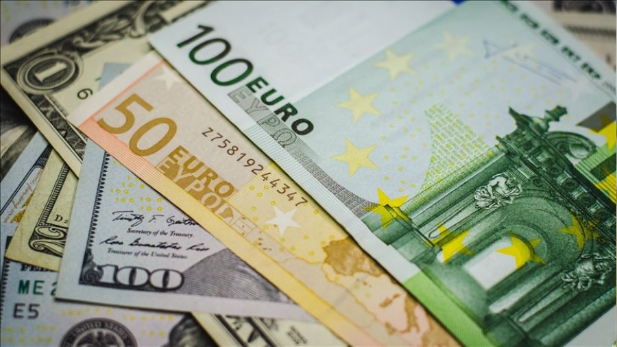 Uluslararası piyasalarda Dolar, Euro'yu ezdi geçti