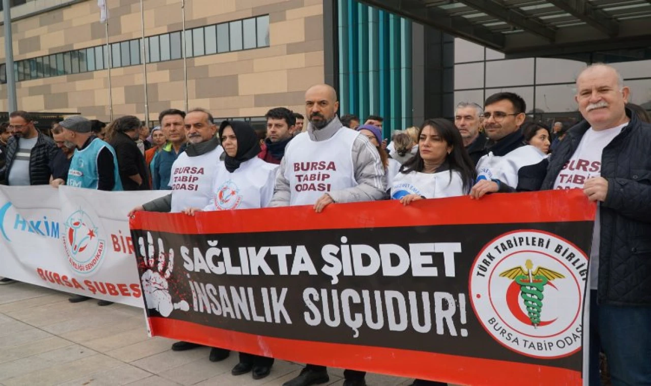 Bursa’da sağlık çalışanları ’artık usandık’ dedi