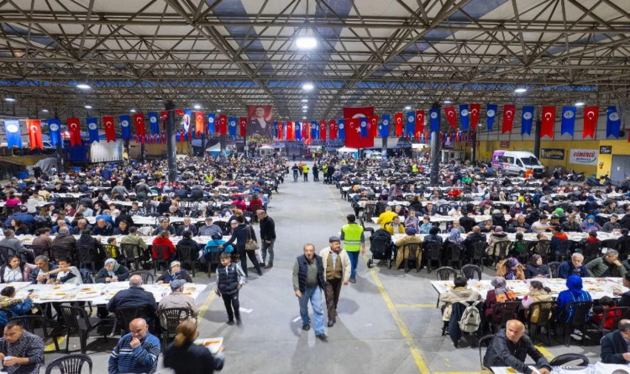 Başkan Tokat, iftar sofrasında vatandaşla buluştu