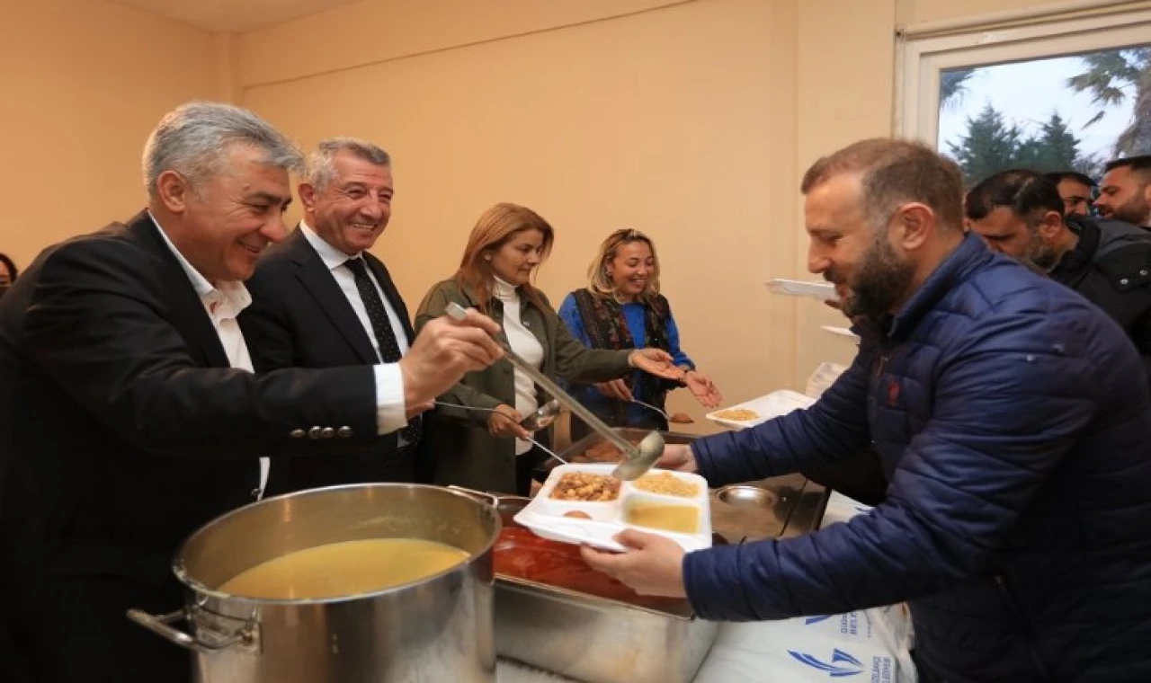 İzmir Güzelbahçe’de iftar yemeğinde ‘İnce’ birliktelik