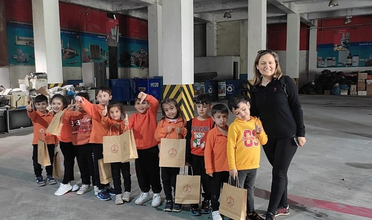 Karşıyaka’da yeni nesillere geri dönüşüm bilinci aşılanıyor