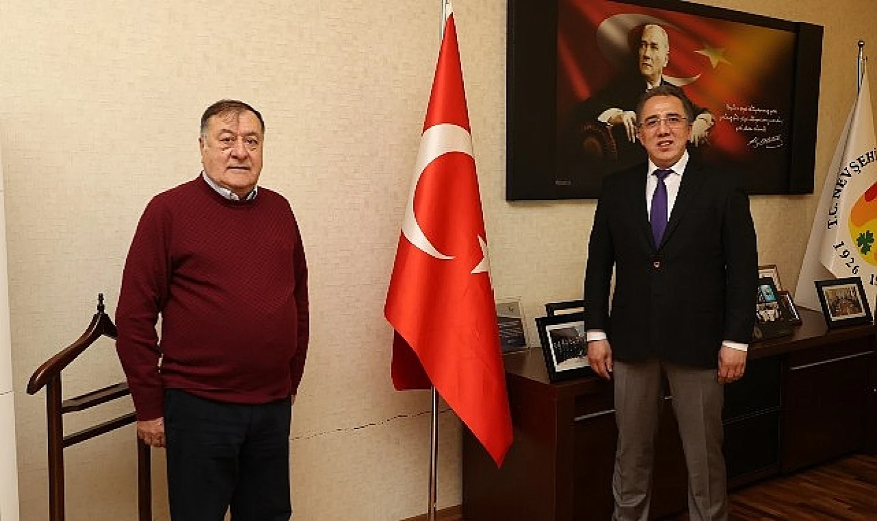 Nevşehir Belediye Başkanı Dr. Mehmet Savran, Gümrük ve Turizm İşletmeleri A.Ş. Yönetim Kurulu Başkanlığı görevine yeniden seçilen M.Arif Parmaksız’ı tebrik etti