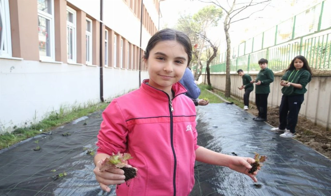 Nilüfer’de öğrenciler tarımla tanıştı