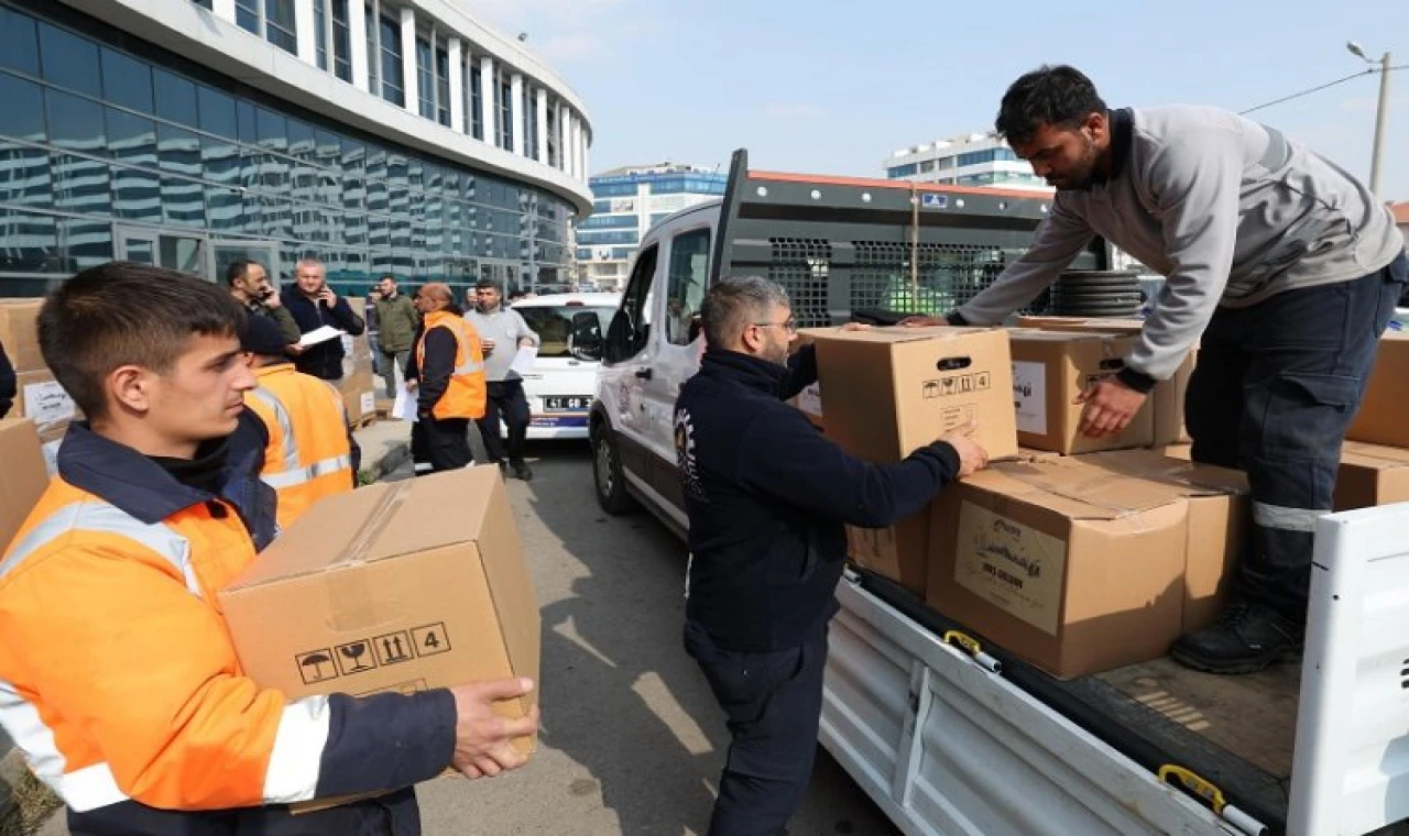 Ramazan erzak konvoyu Gebze’den dualarla uğurlandı