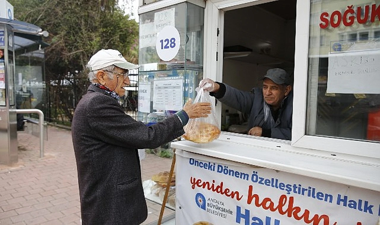 Ramazan pidesi Halk Ekmek Büfelerinde