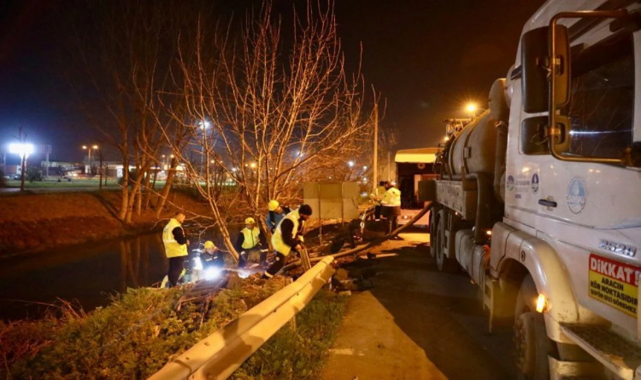 Sakarya’da ekipler gece boyunca altyapı mesaisini sürdürdü