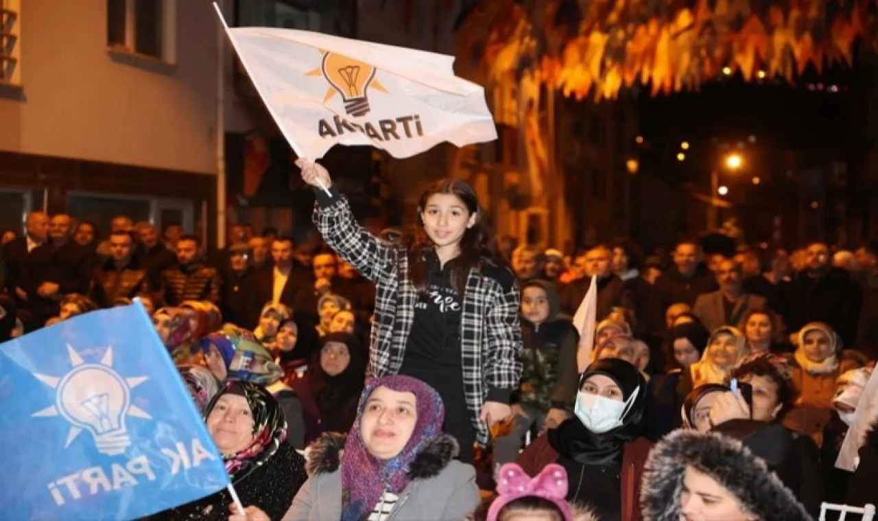 Tokat’ta seçim coşkusu meydanlara sığmadı