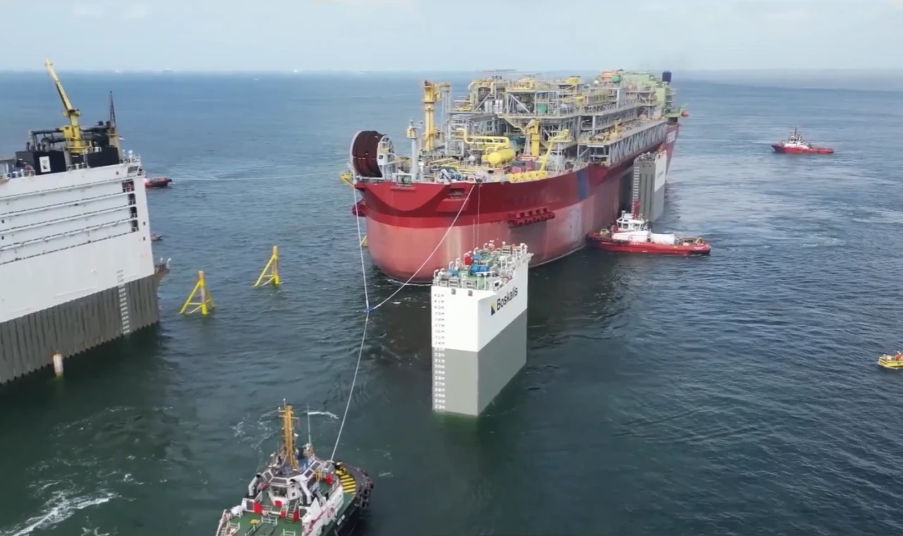 Karadeniz’de görev alacak dev tesis... Doğal gaz denizde işlenecek...