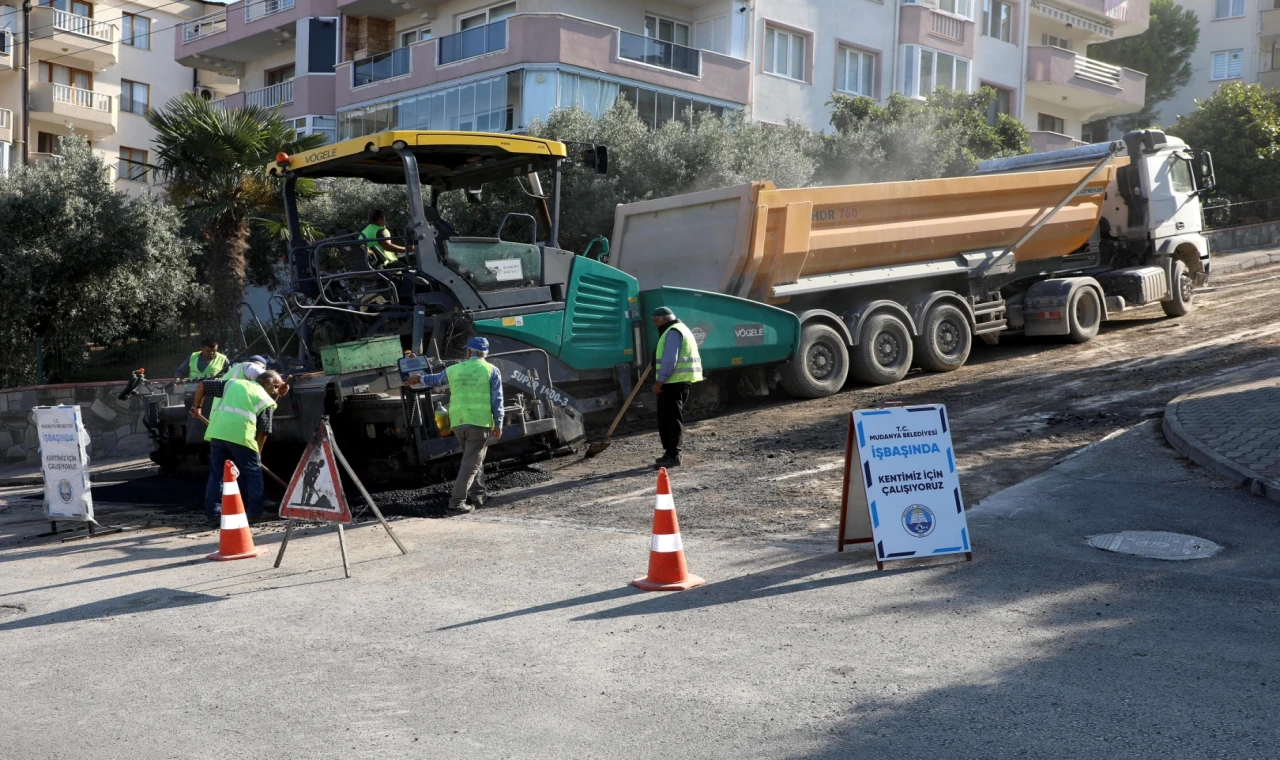 Bursa Mudanya’da yollara yerel bakım