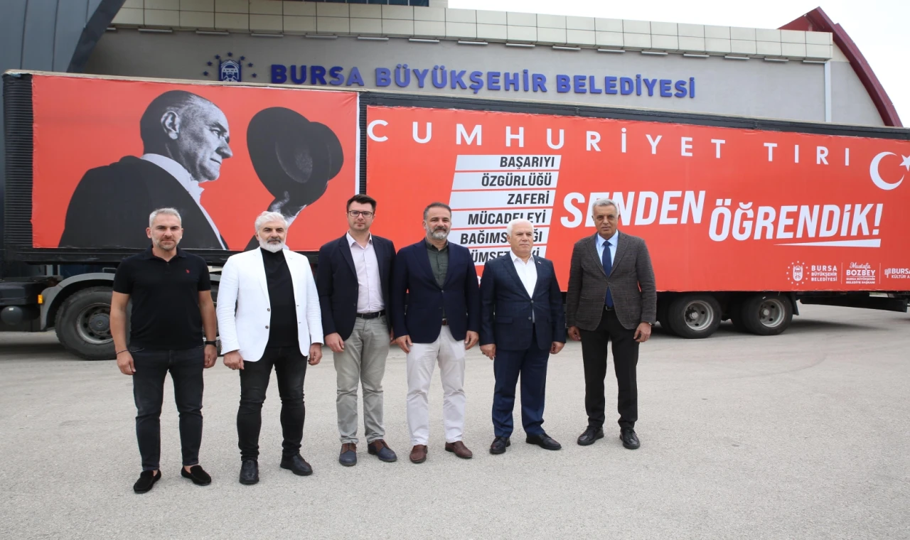 29 Ekim coşkusu Bursa’yı sarıyor