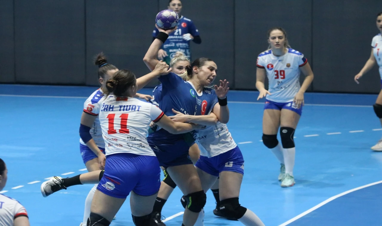 Bursa Büyükşehir Belediyespor, EHF Avrupa Kupası’nda tur kapısını araladı