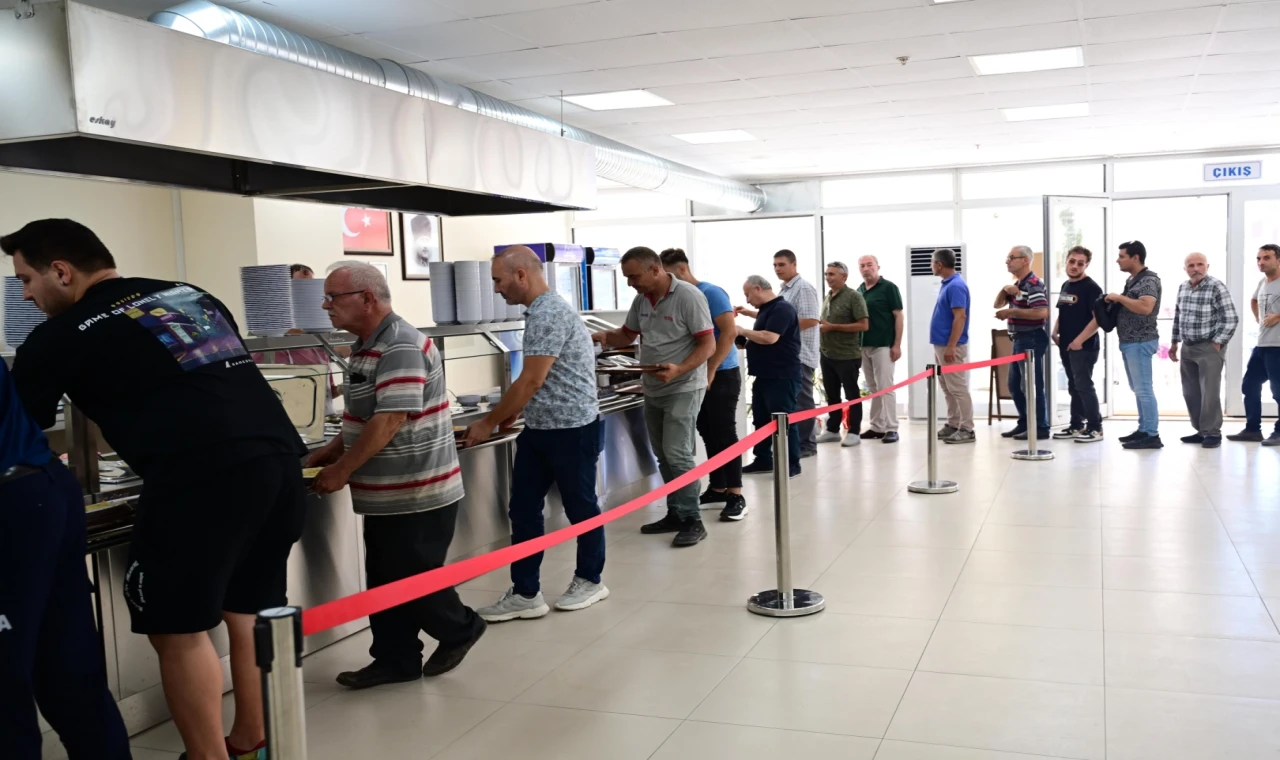 Bursa Karacabey’de kent lokantasına yoğun ilgi