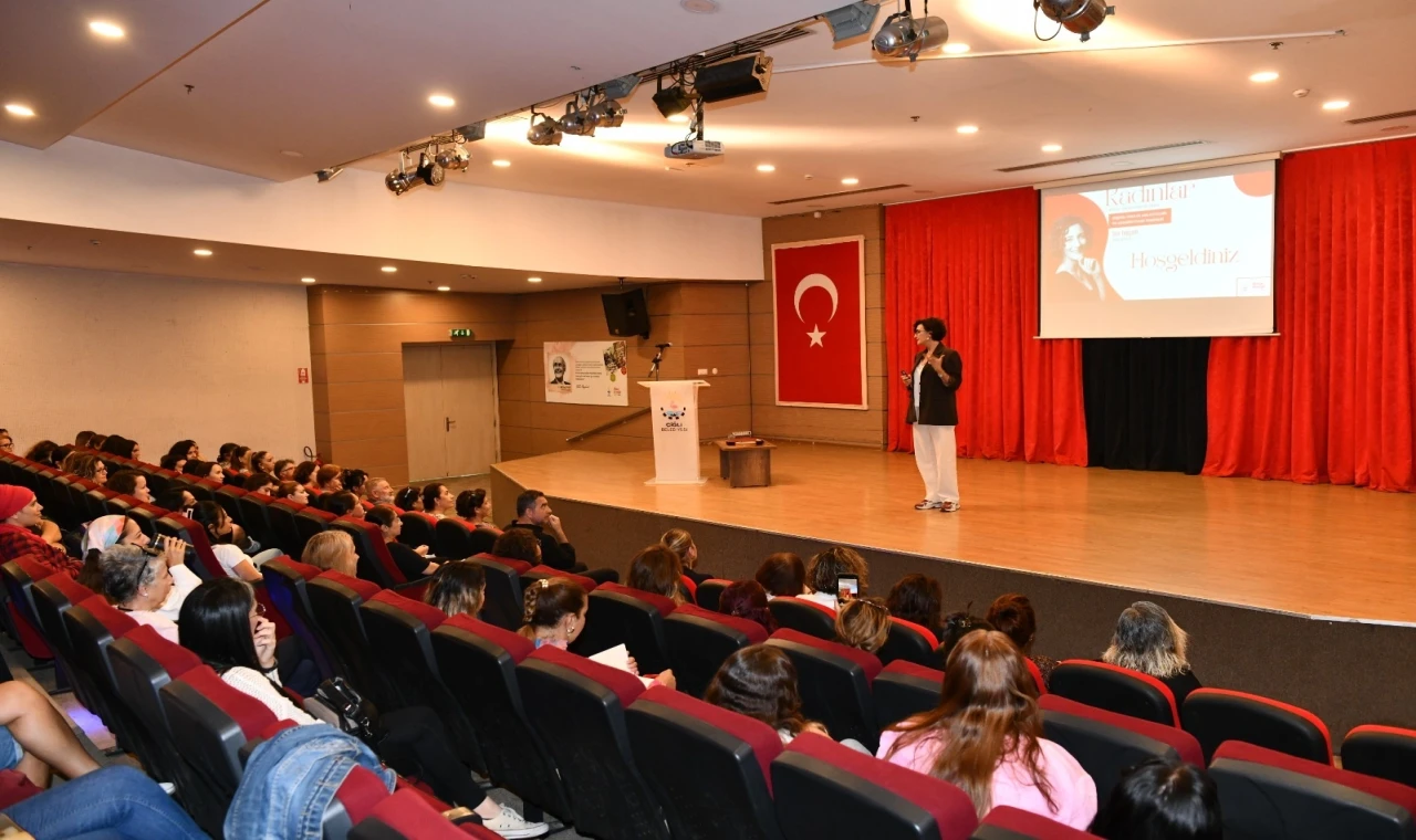 Çiğli’de Sıla Topçam ile masalların büyülü dünyasında yolculuk