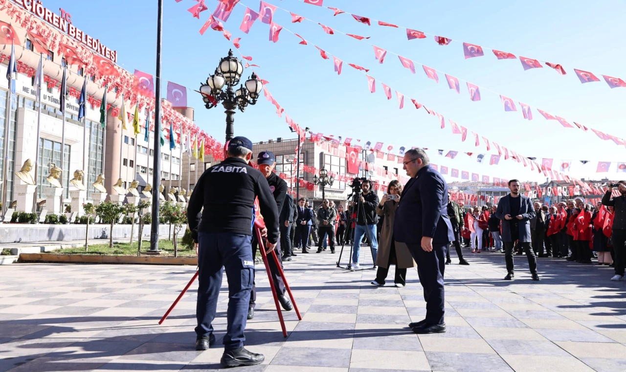 Cumhuriyet Bayramı kutlamaları Keçiören’de çelenk sunma ile başladı