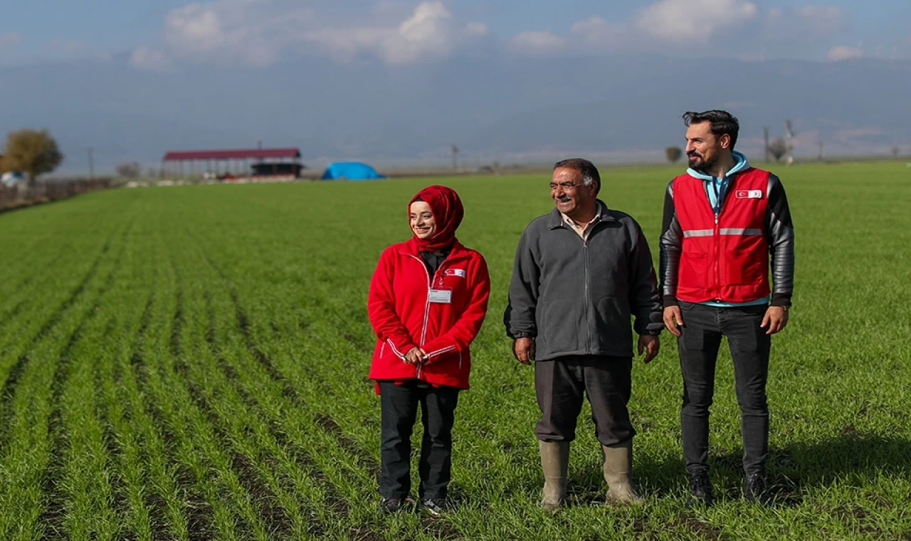 Depremden etkilenen çiftçiler Kızılay’dan 70.8 milyon destek