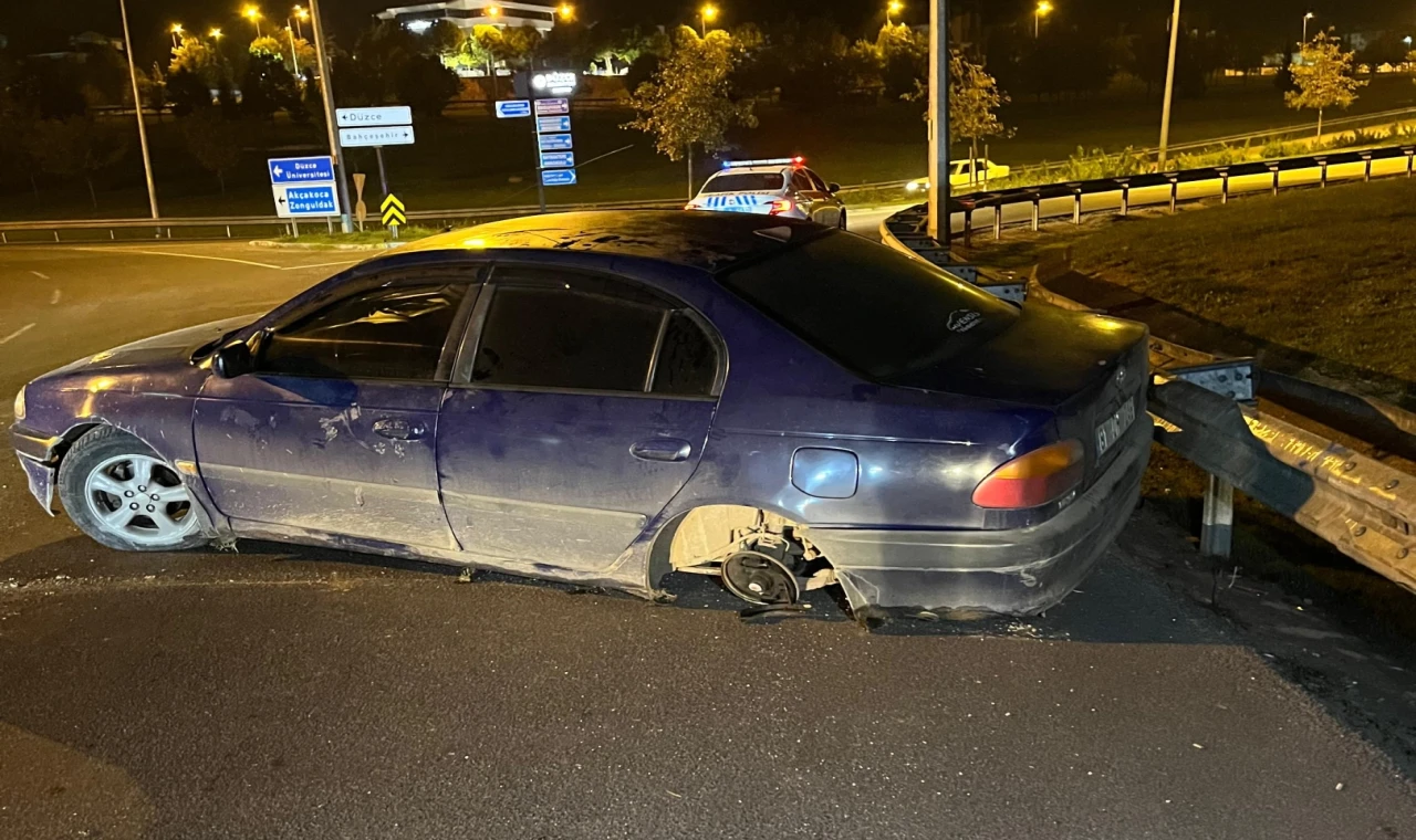 Düzce’de polise ’dur’mayan sürücüyü kaza durdurdu!