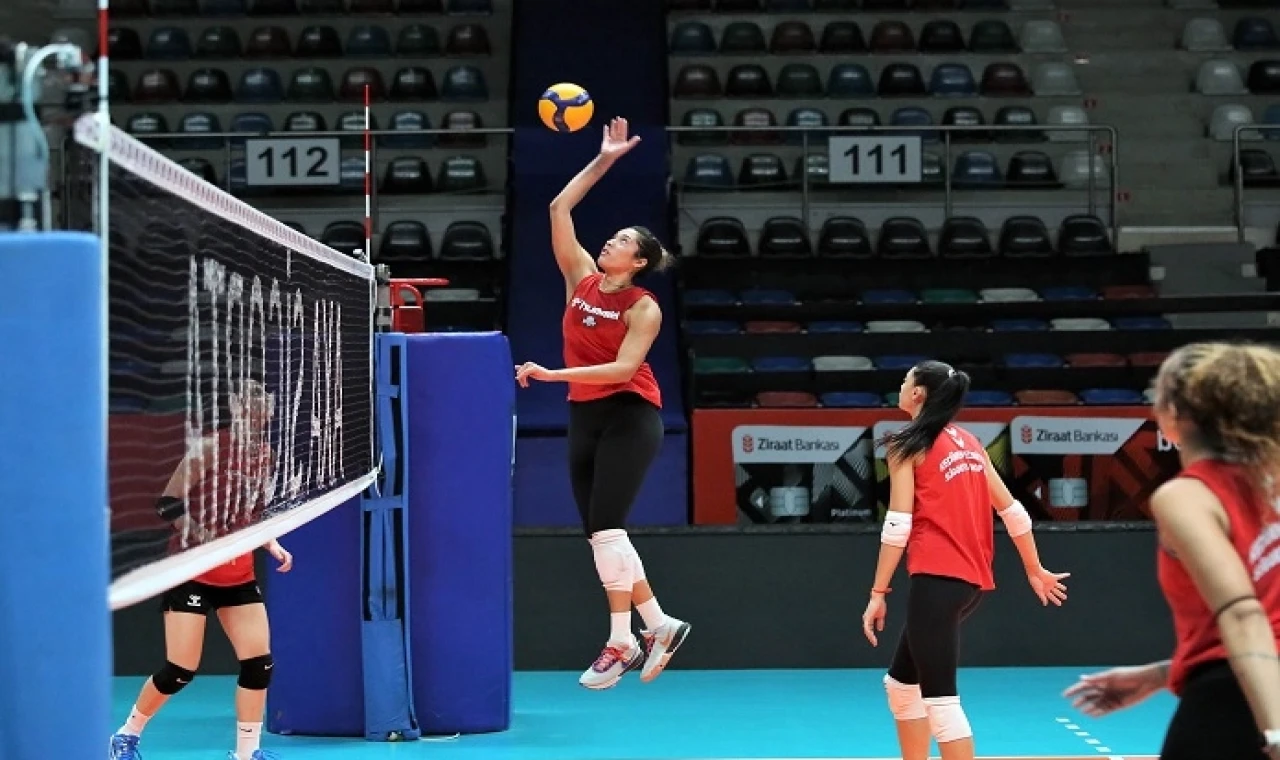 Keçiörenli kadın voleybolcular Bursa’dan galibiyetle döndü