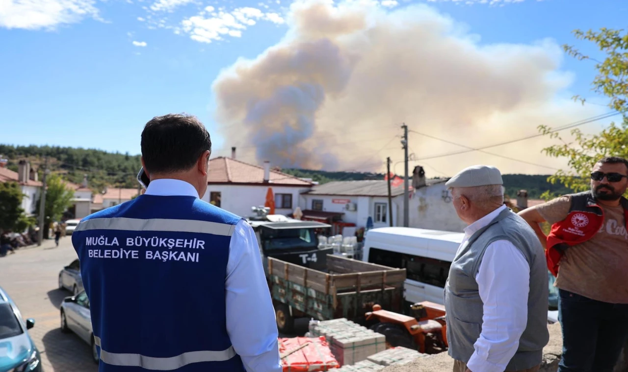 Muğla’daki orman yangınlarına müdahale sürüyor