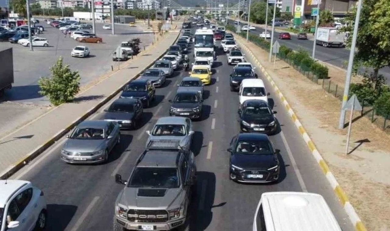 30 milyonu aşkın taşıt trafikte! Otomobillerde ’gri’yi sevdik