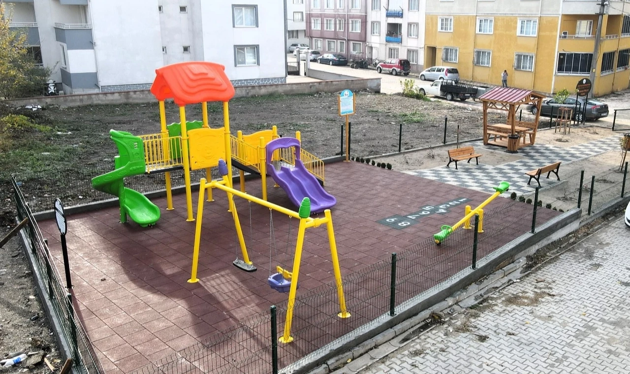 Bursa Mustafakemalpaşa’da çocuklara yeni park