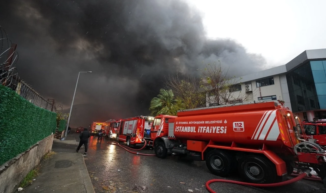 İstanbul Beylikdüzü’nde fabrika yangını