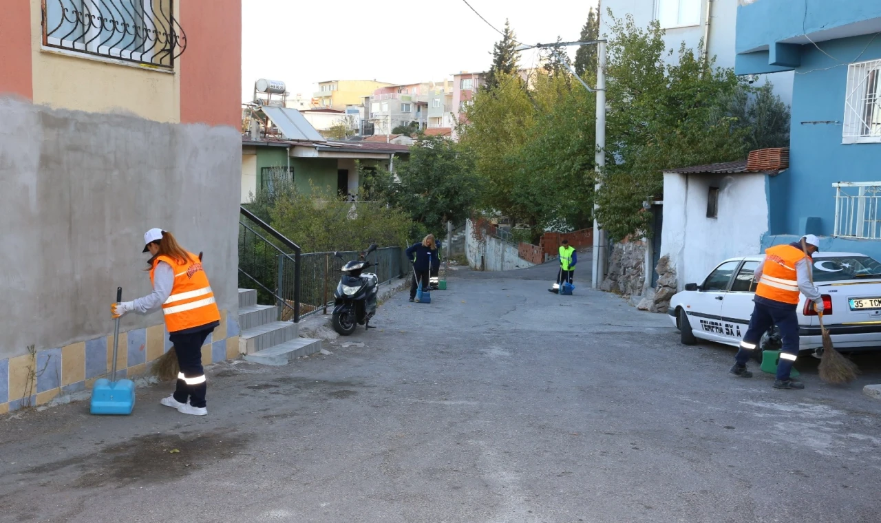 İzmir Karabağlar’da temizlik seferberliği