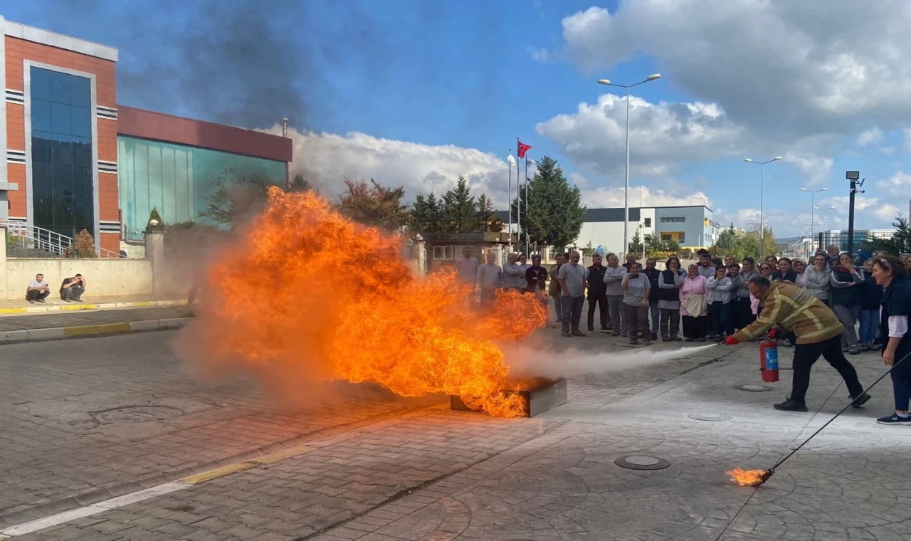 Kocaeli İtfaiyesi ’Acil Durum’ eğitimi verdi