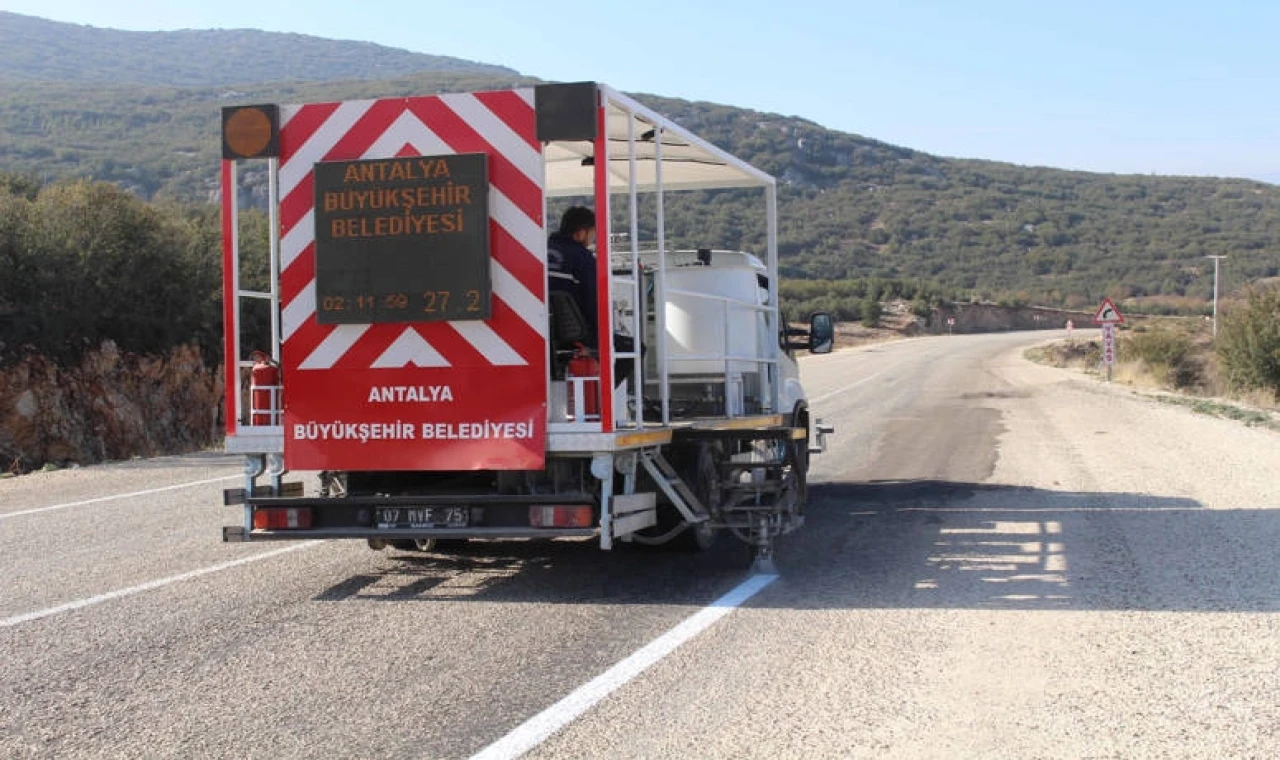 Antalya’da yollara bakım onarım