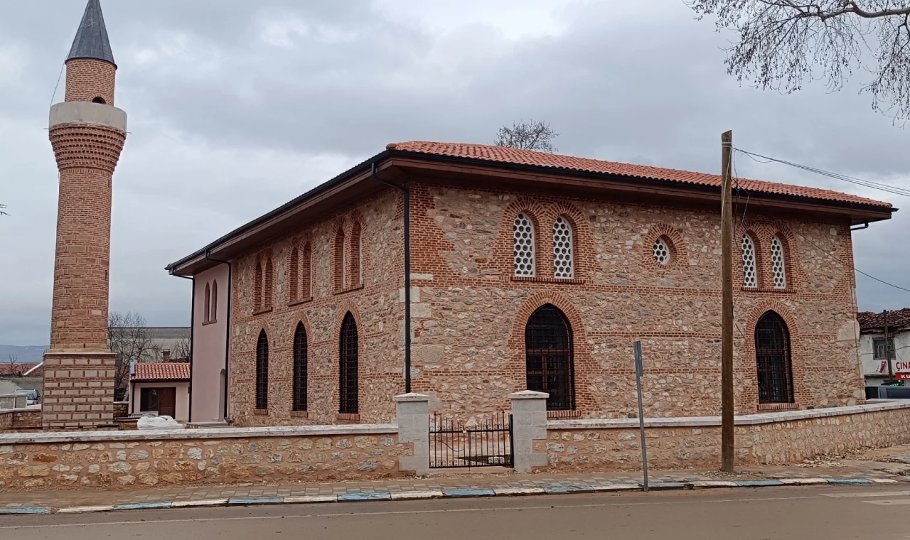 Bilecik’te Tarihi Cami’de ilk ibadet Regaip Kandili’nde