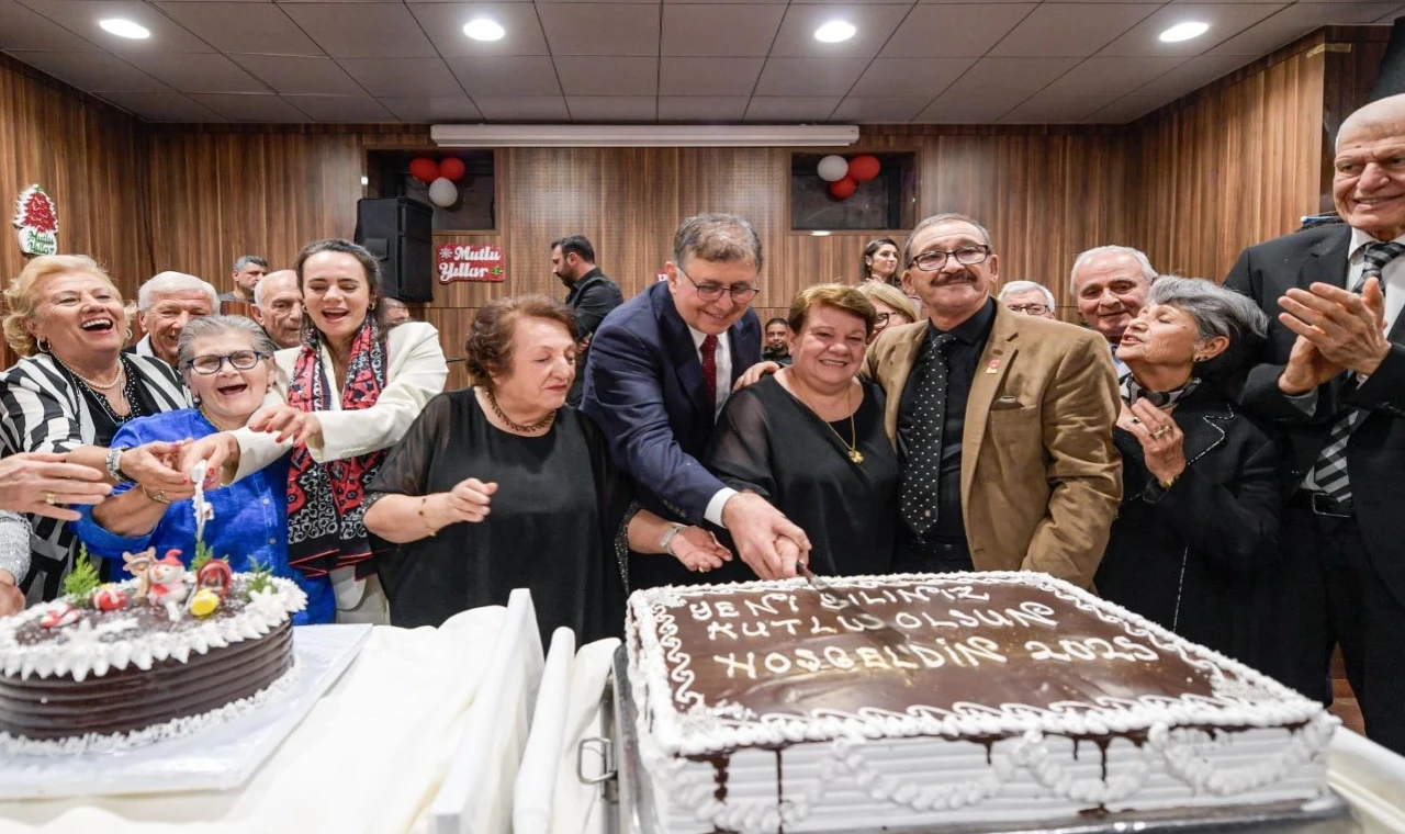 İzmir’de huzurevinde yeni yıla merhaba buluşması