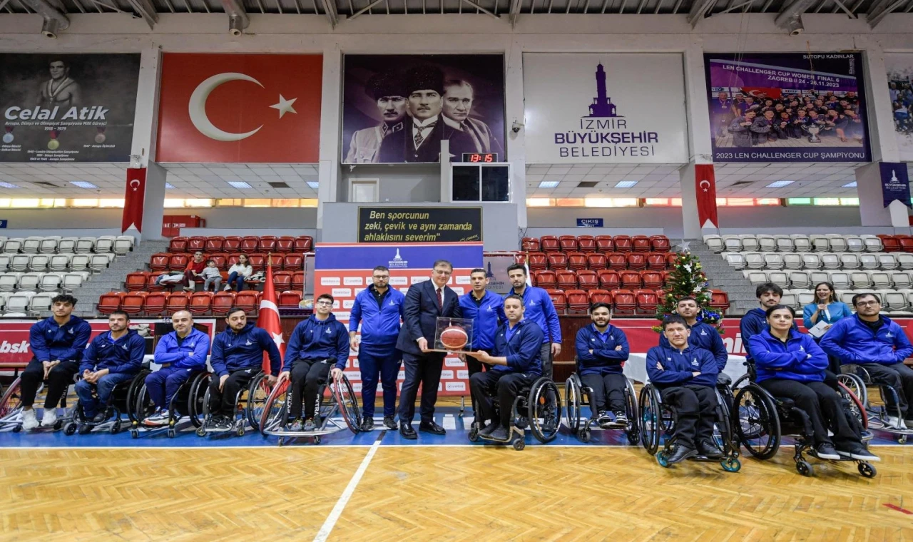 İzmir’in spor ailesi yeni yıl için bir araya geldi