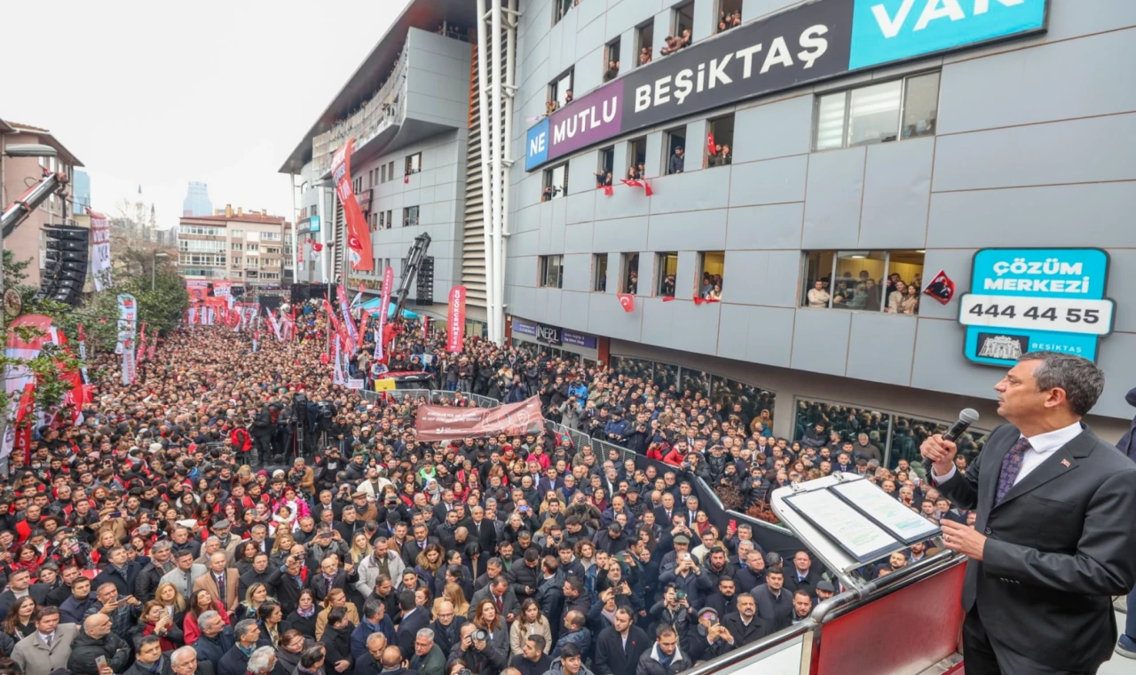 Binler Beşiktaş’ta büyük mitingte! Türk yargısına ’Özel’ çağrı!