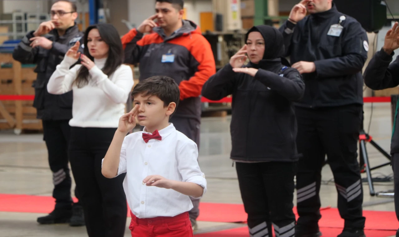 Bursa Burulaş’ta hizmet bir ’işaret’e bakıyor