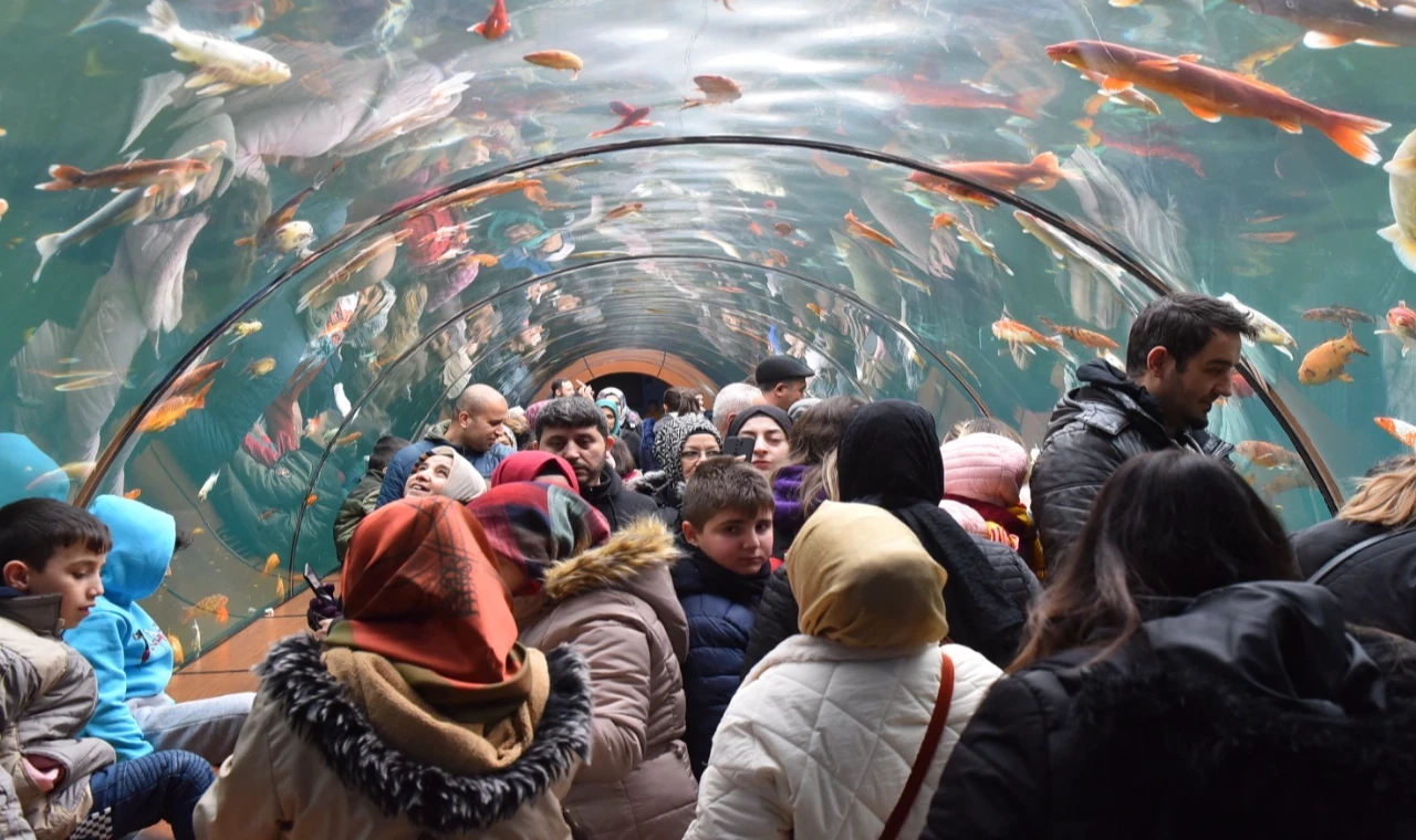 Bursa Yıldırım’dan çocuklara karne hediyesi