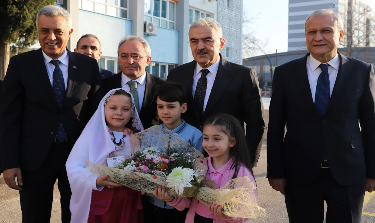 Bursa’da öğrencilerin karne heyecanı