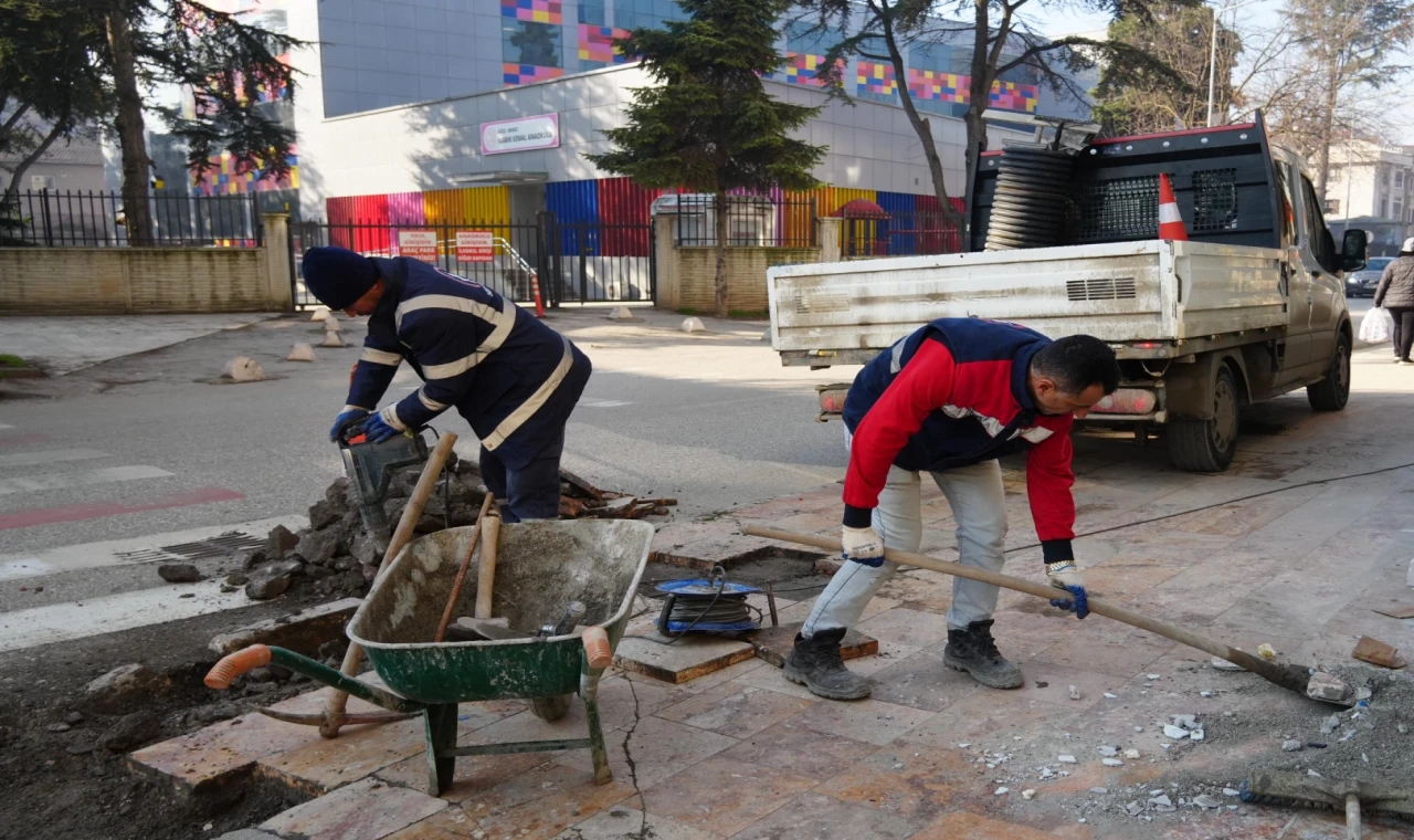 Düzce’de kaldırım çalışmaları devam ediyor