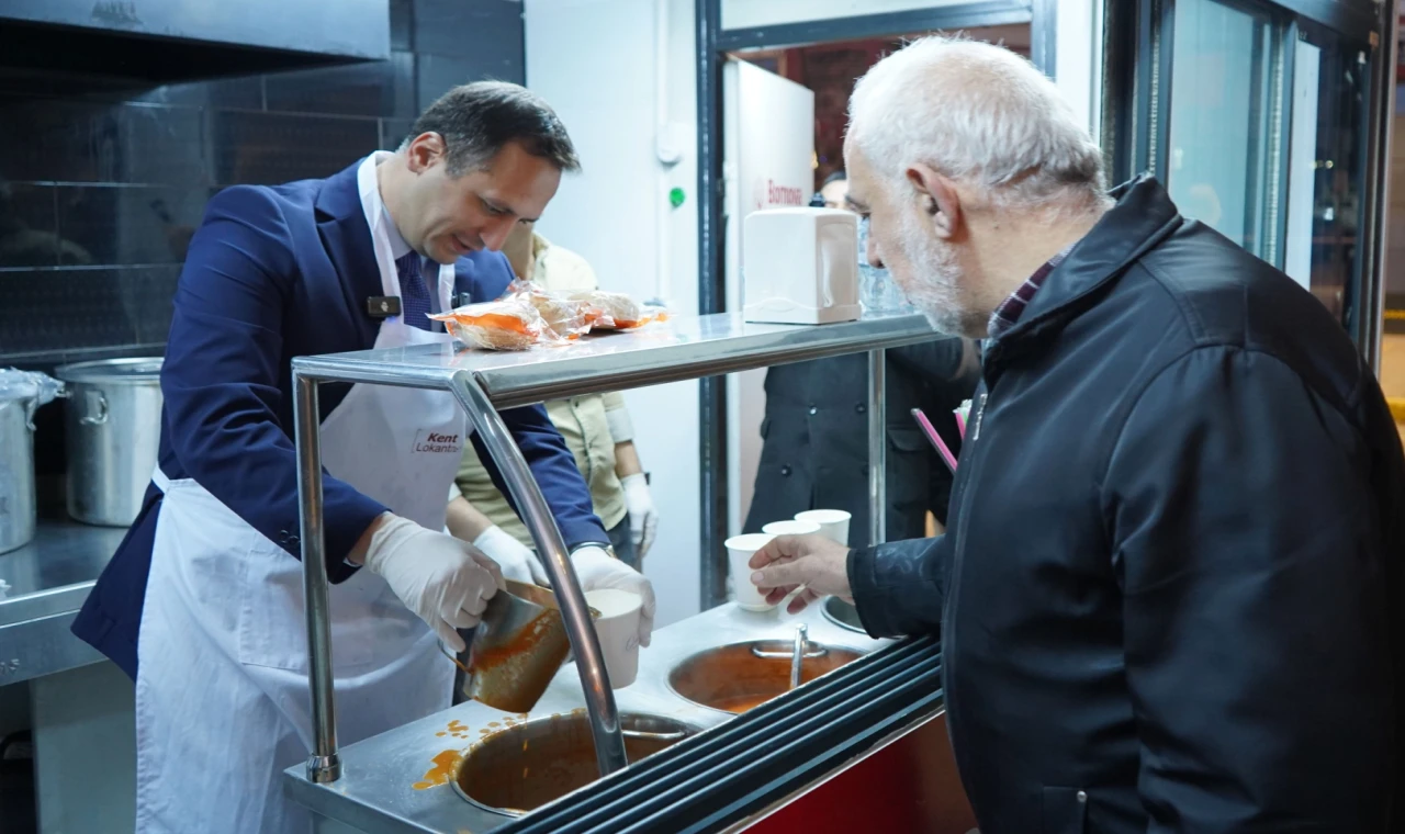 İzmir Bornova’da her sabah güne sıcak başlangıç