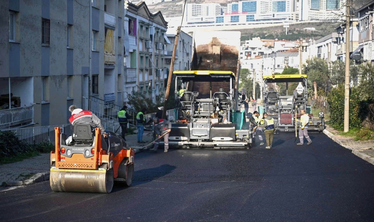 İzmir Bornova’da yol yenileme çalışmalarında rekor