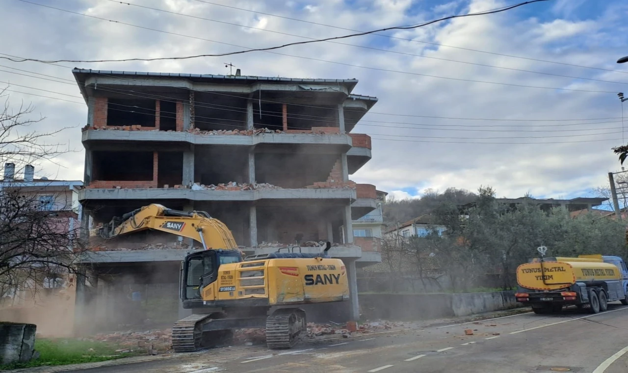 Kocaeli Gölcük’te depreme dayanıksız binalardan arındırılıyor