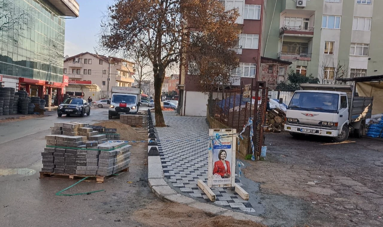 Kocaeli İzmit’teŞehit Kazım Caddesinde çalışmalar sürüyor