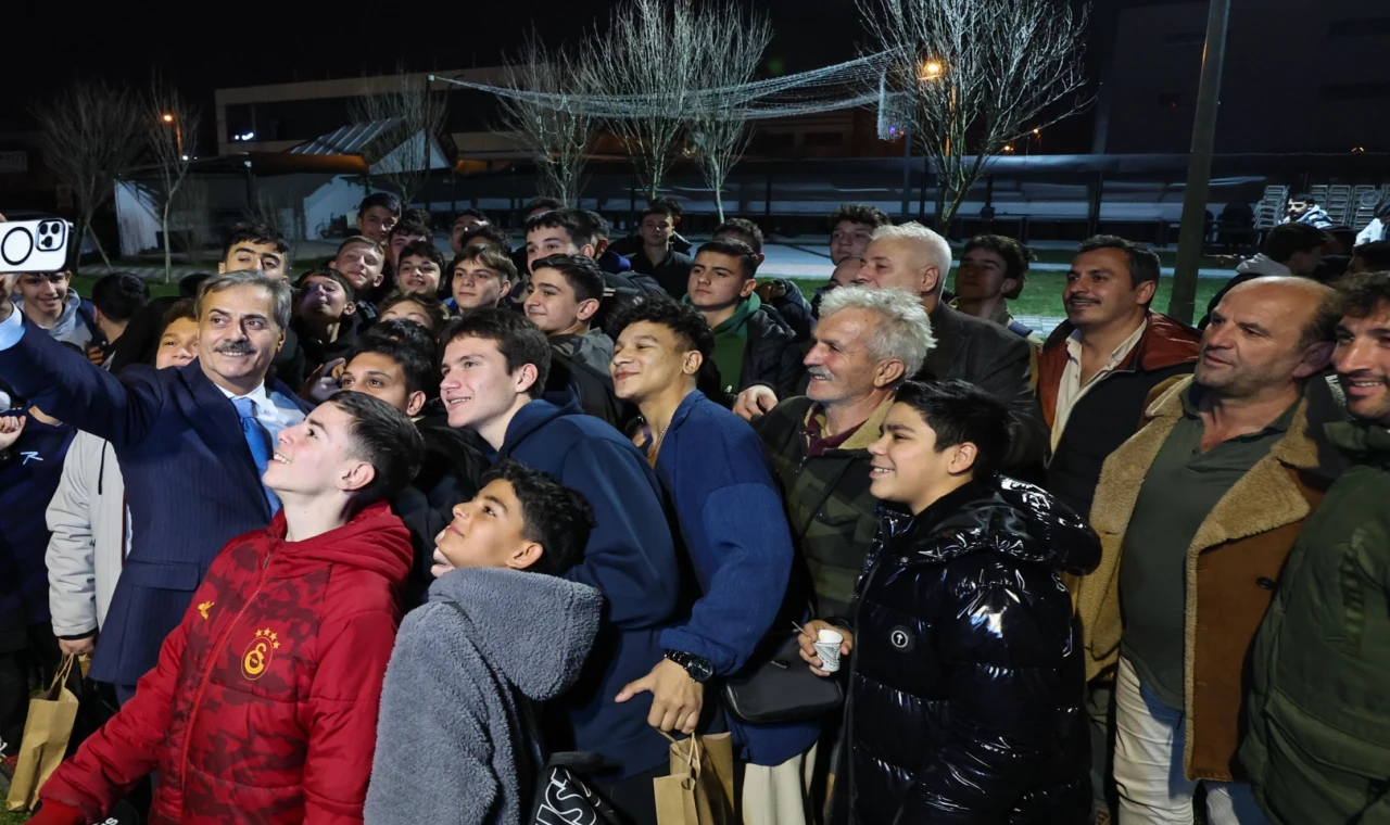 Sakarya’da Başkan Alemdar gençlerle buluştu