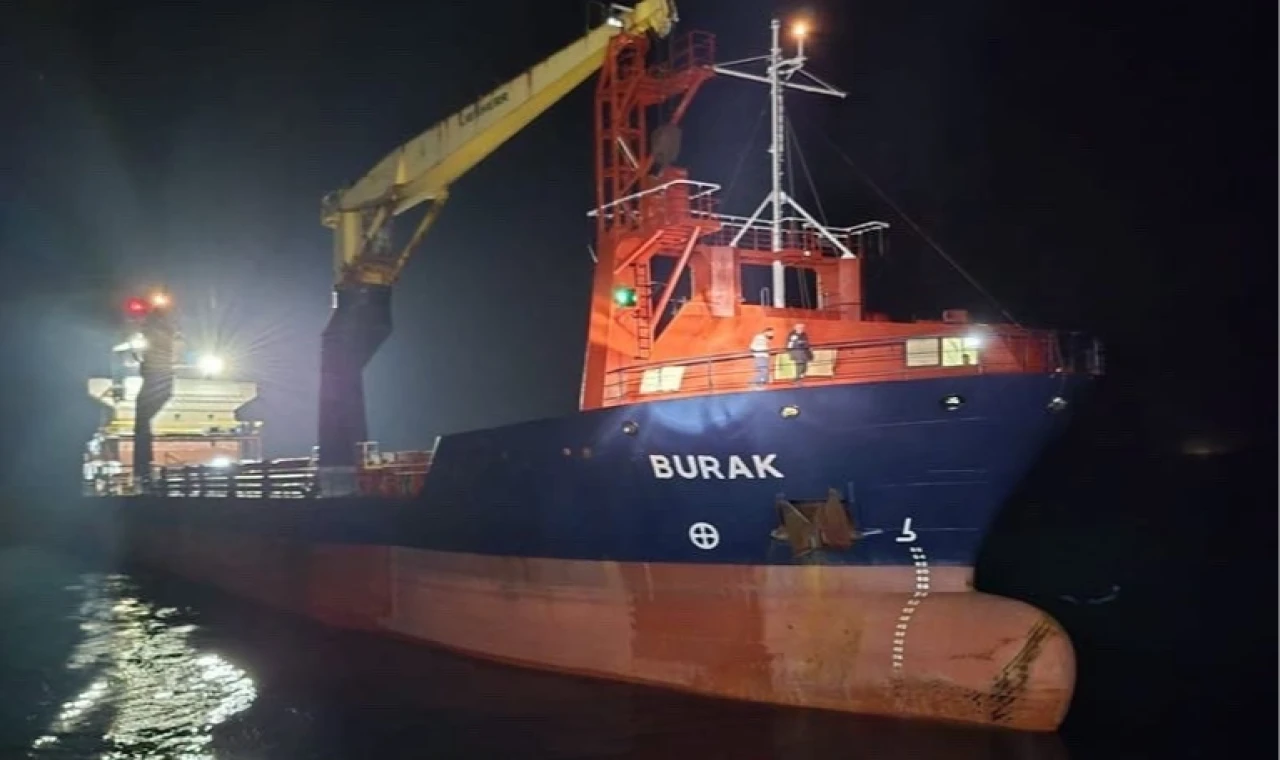 Seyir halindeki kuru yük gemisi Çanakkale Boğazı’nda arıza yaptı