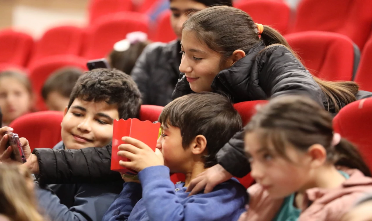 Başkan Aras’ın sinema hediyesine Muğla’da büyük ilgi