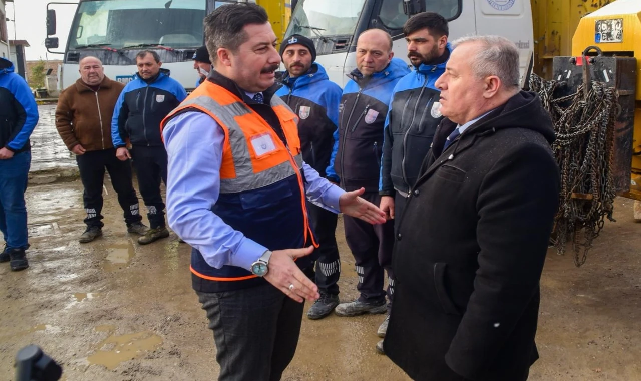 Bursa Yenişehir’de kar çalışmaları aralıksız sürdü