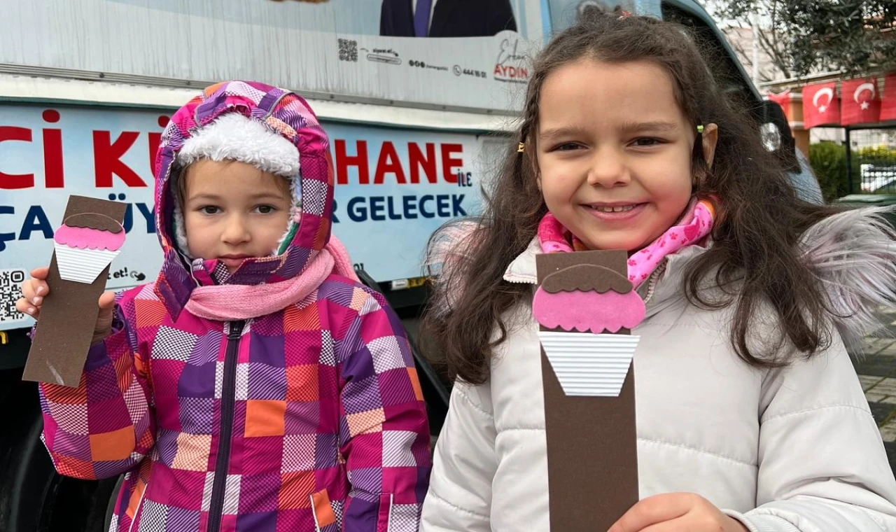 Bursa’da çocuklar kendi kitap ayraçlarını tasarladı