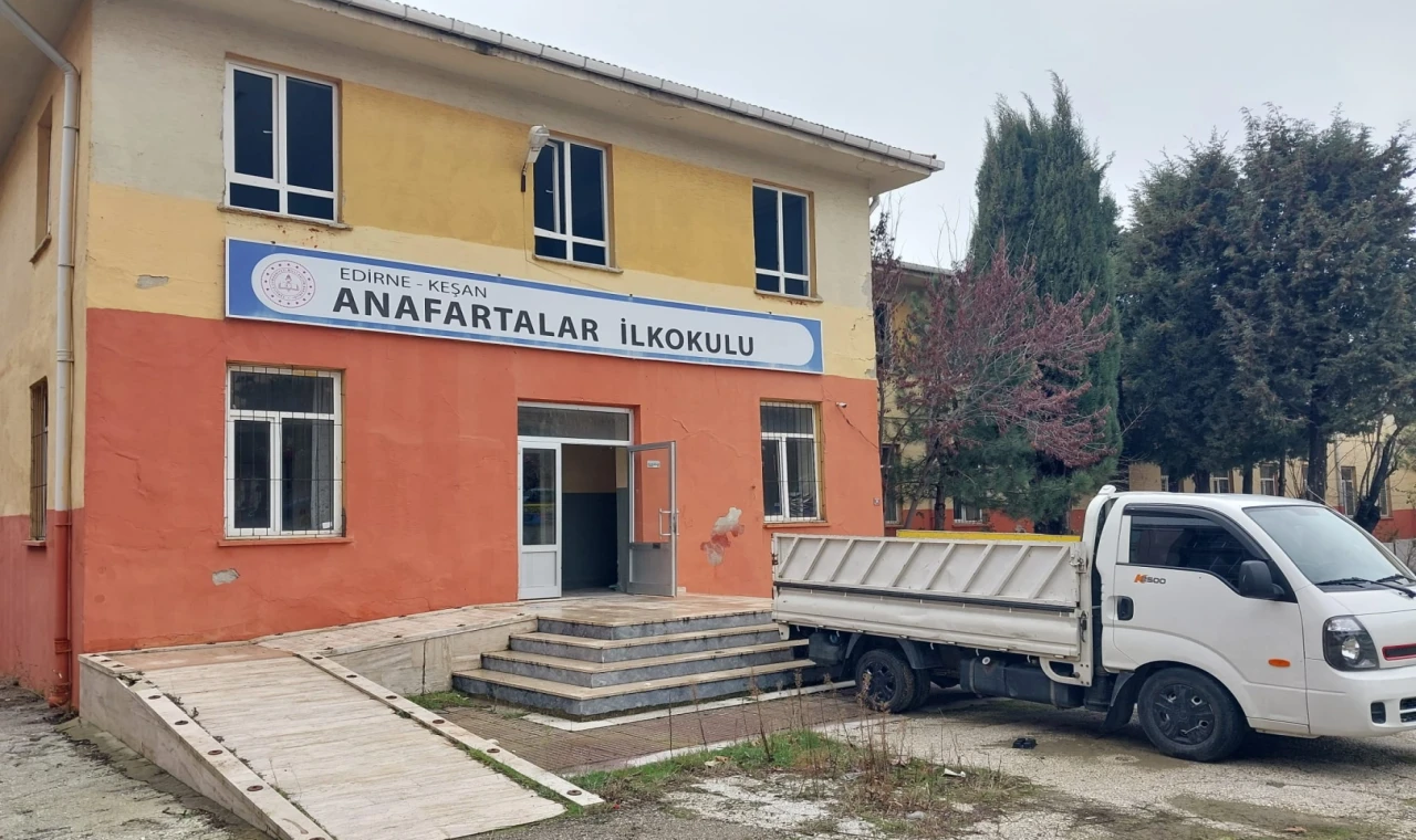 CHP’li Yazgan Keşan’daki okulları TBMM’ye taşıdı