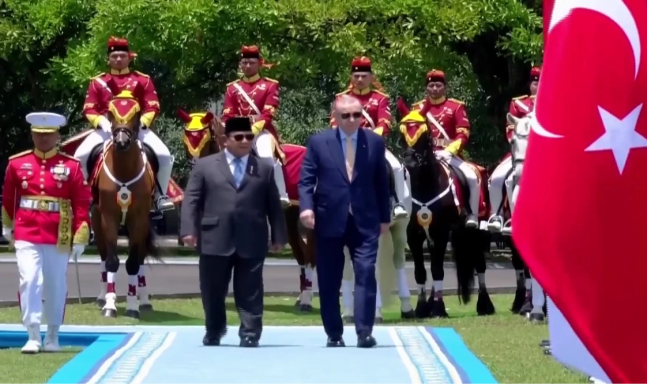 Cumhurbaşkanı Erdoğan Endonezya’da... Türkiye-Endenozya ilişkileri gelişiyor