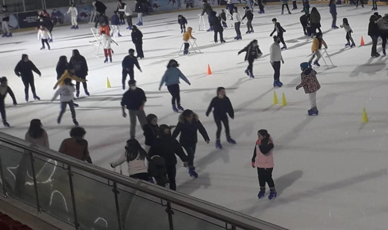 İzmir’de Buz Sporları Salonu 14 Şubat’a hazırlanıyor